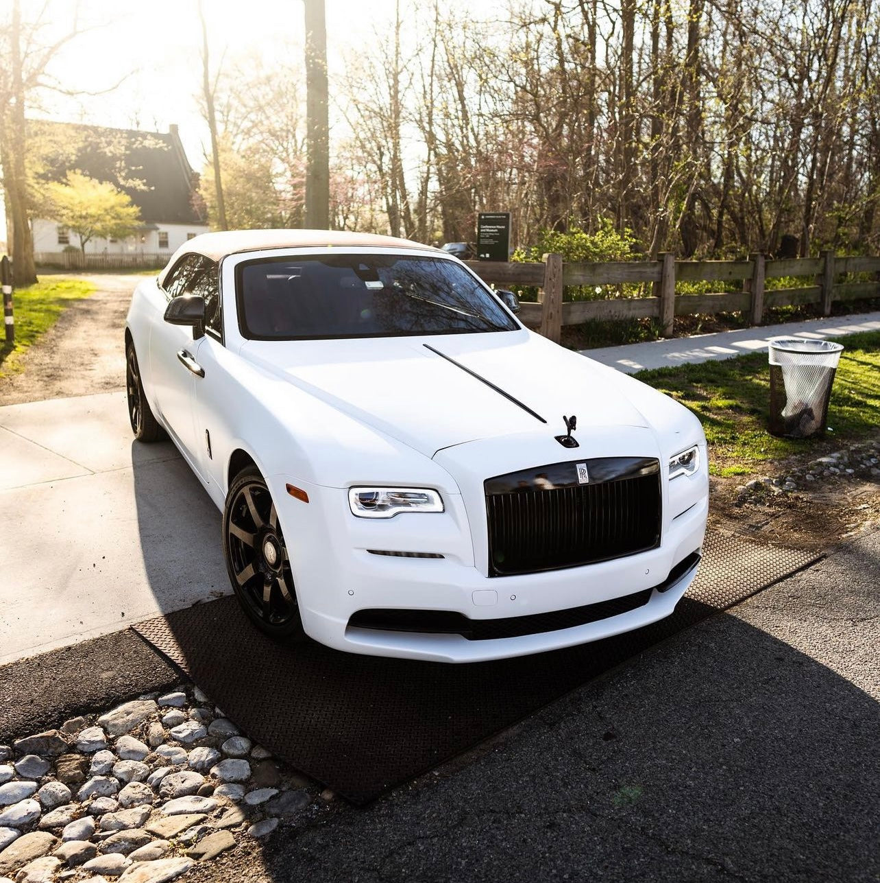 ROLLS ROYCE DAWN (WHITE)