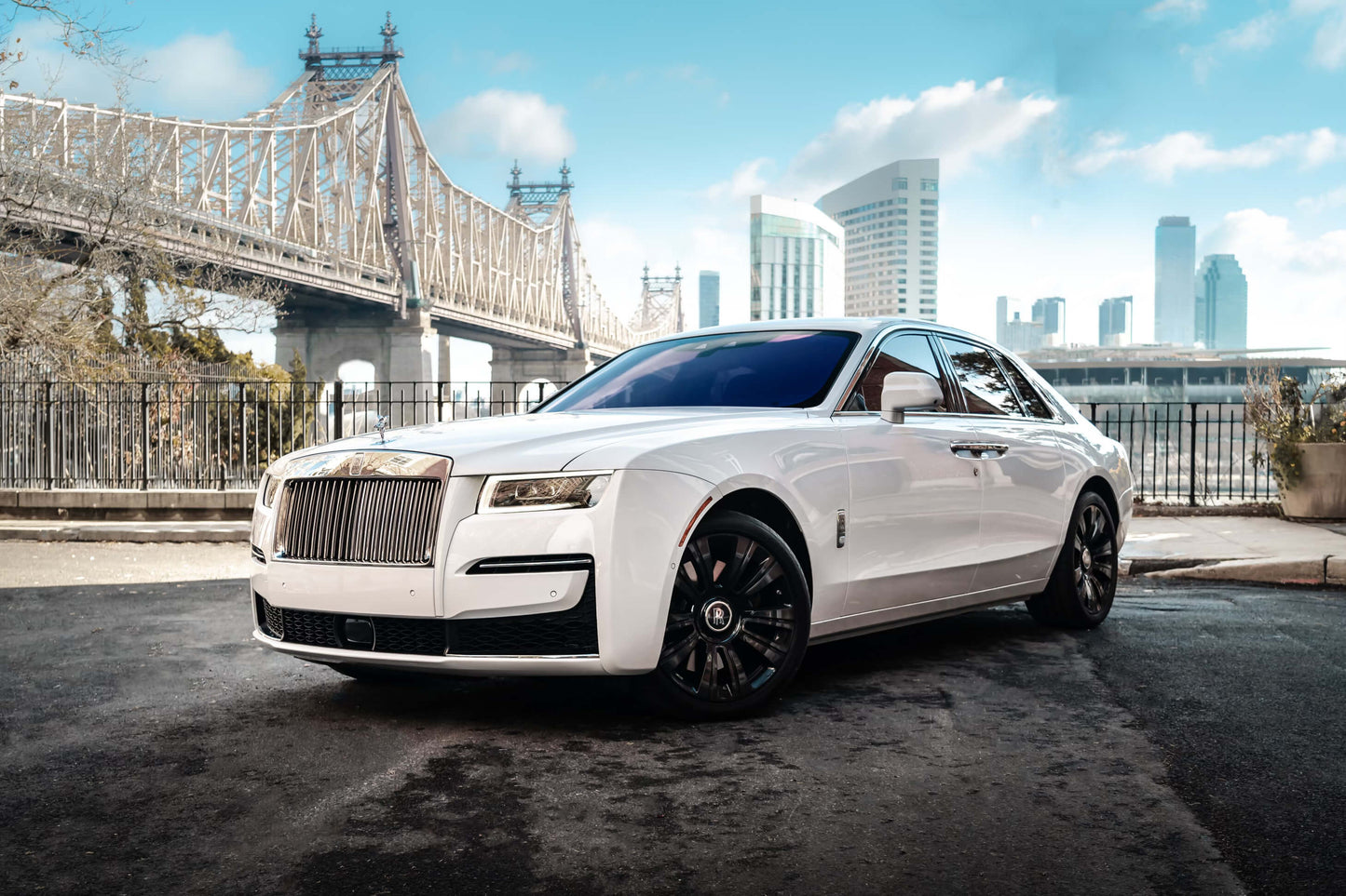 ROLLS ROYCE GHOST (WHITE)