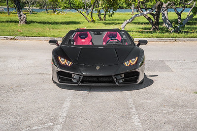 Black Huracan Spyder