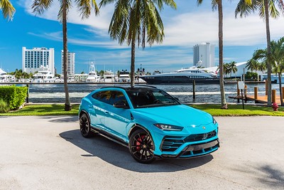 Miami Blue Lamborghini Urus