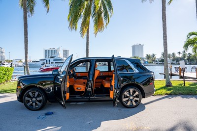 Rolls Royce Cullinan Black on Orange