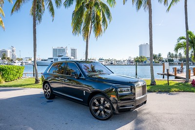 Rolls Royce Cullinan Black on Orange