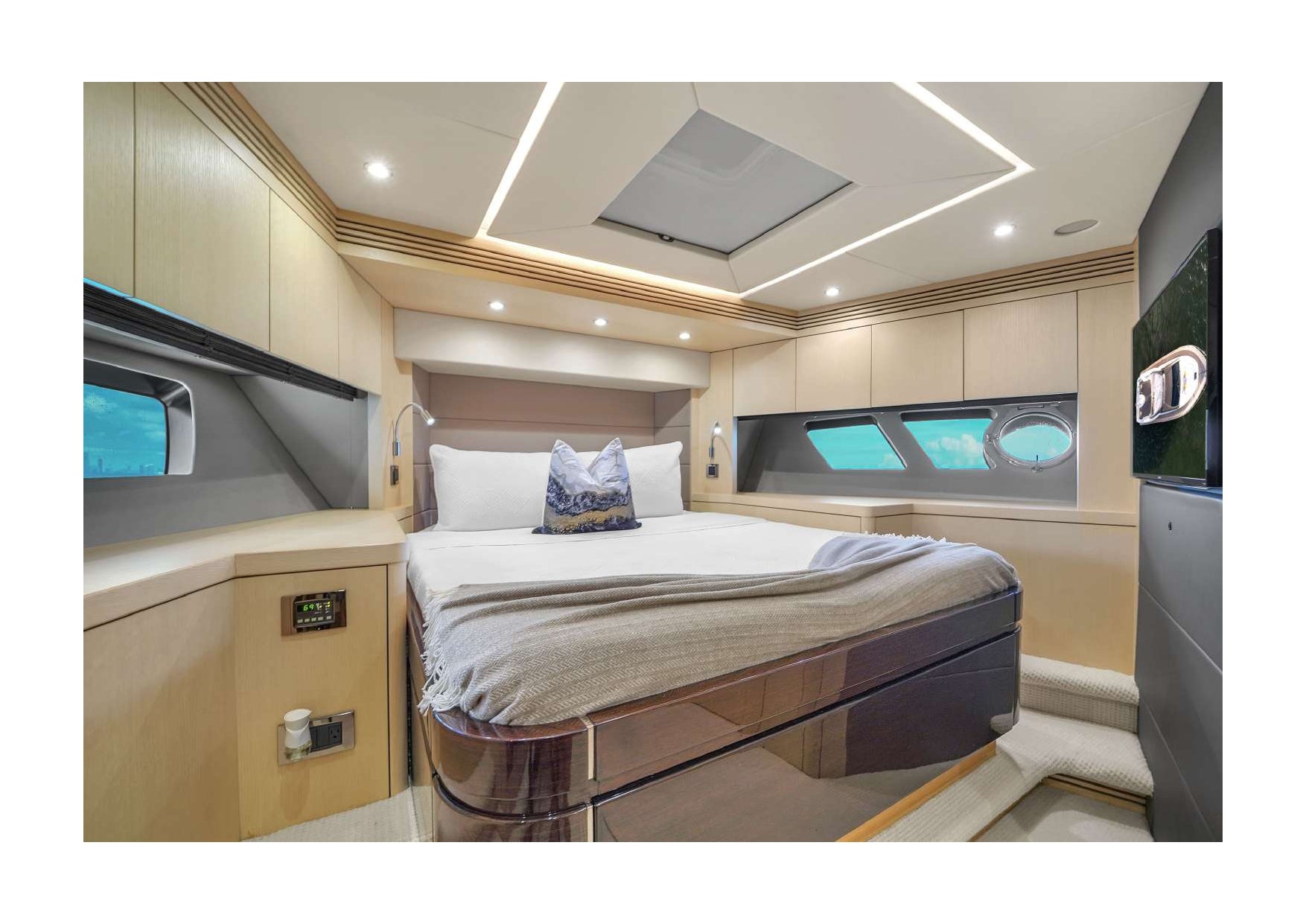 75’ Sunseeker Fly