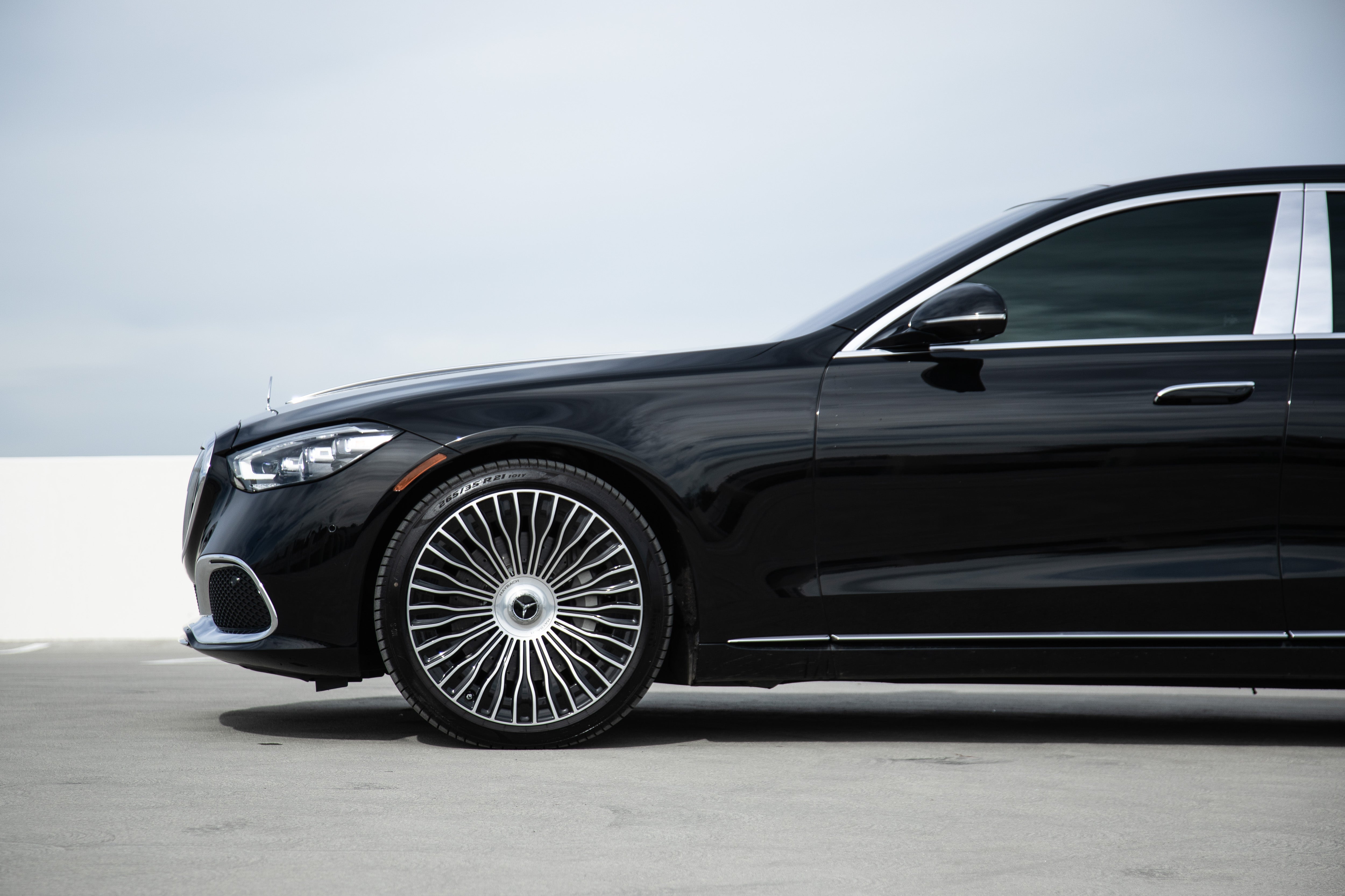 Mercedes Black Maybach