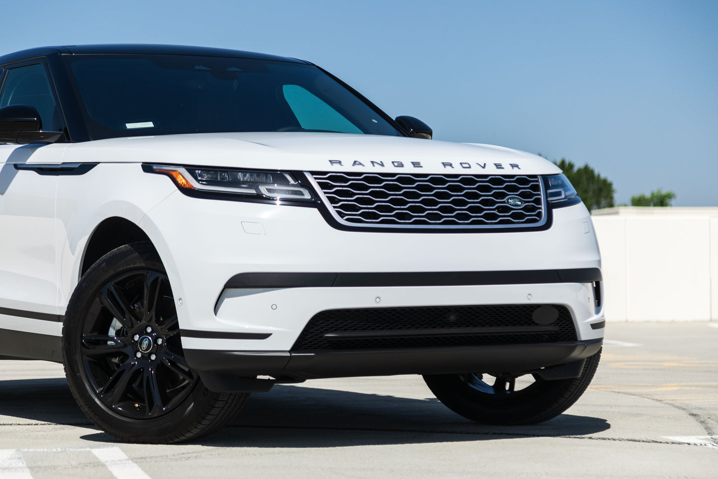 Range Rover White Velar