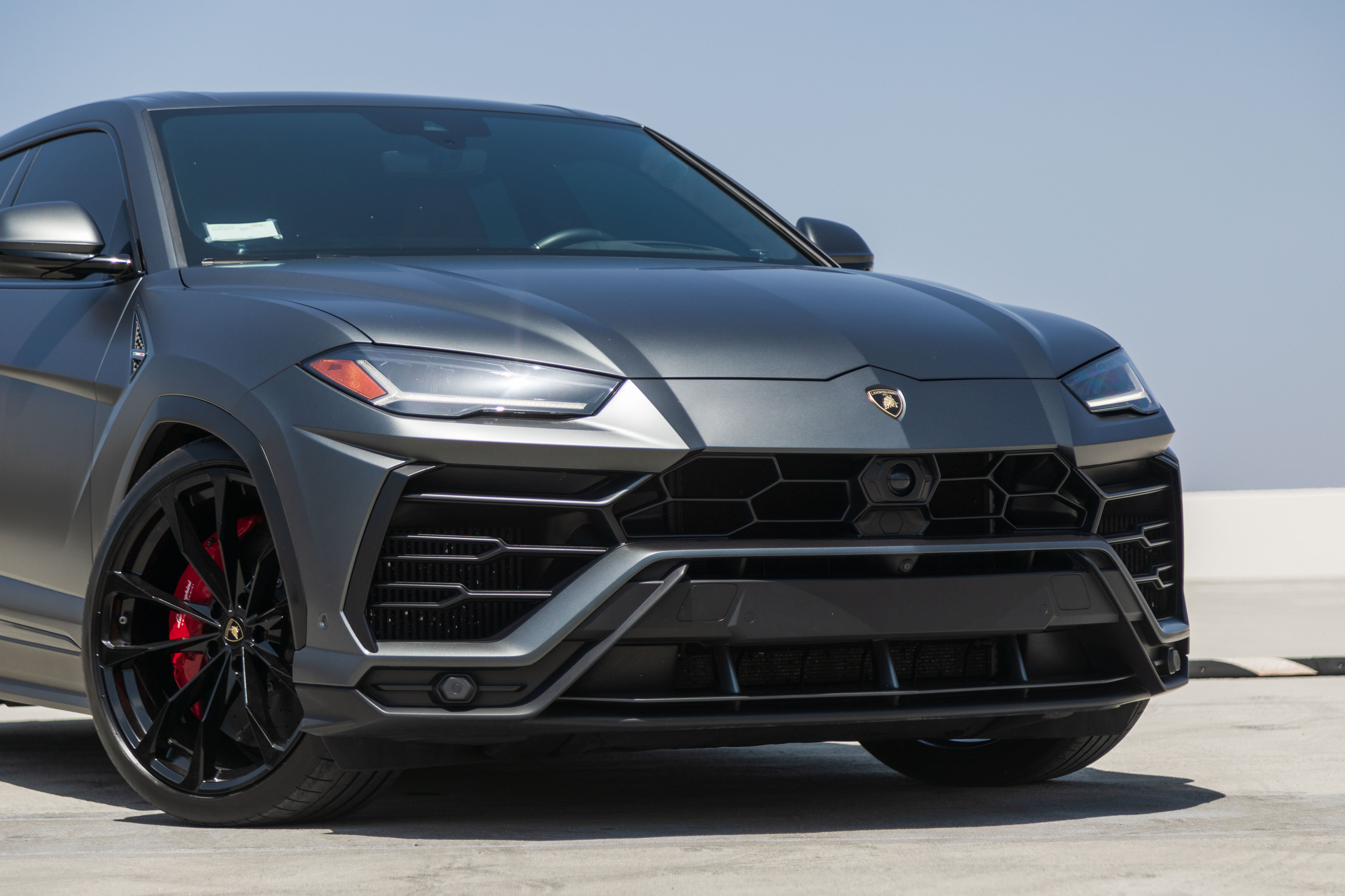 Satin Lamborghini Urus