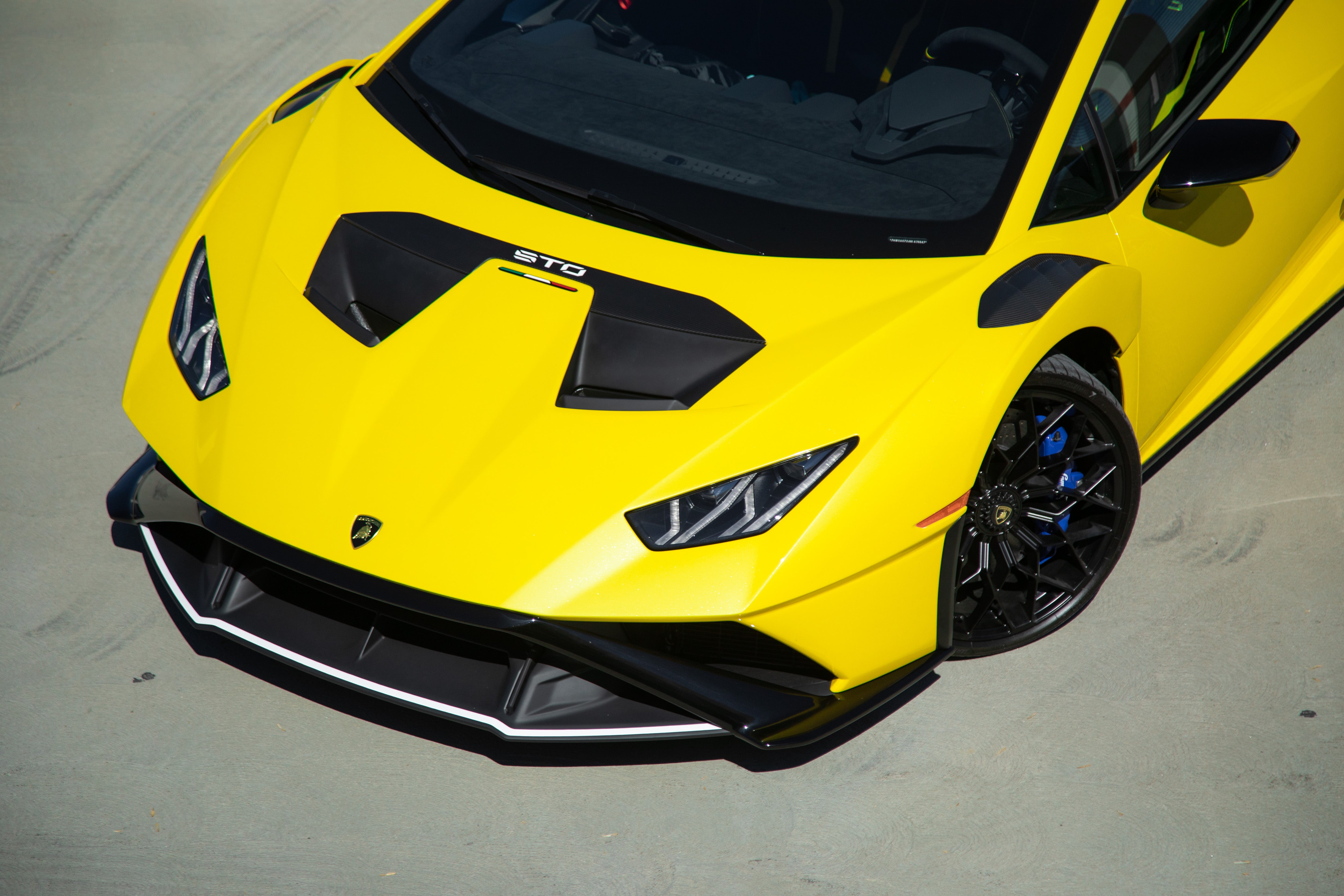 Lamborghini Yellow STO