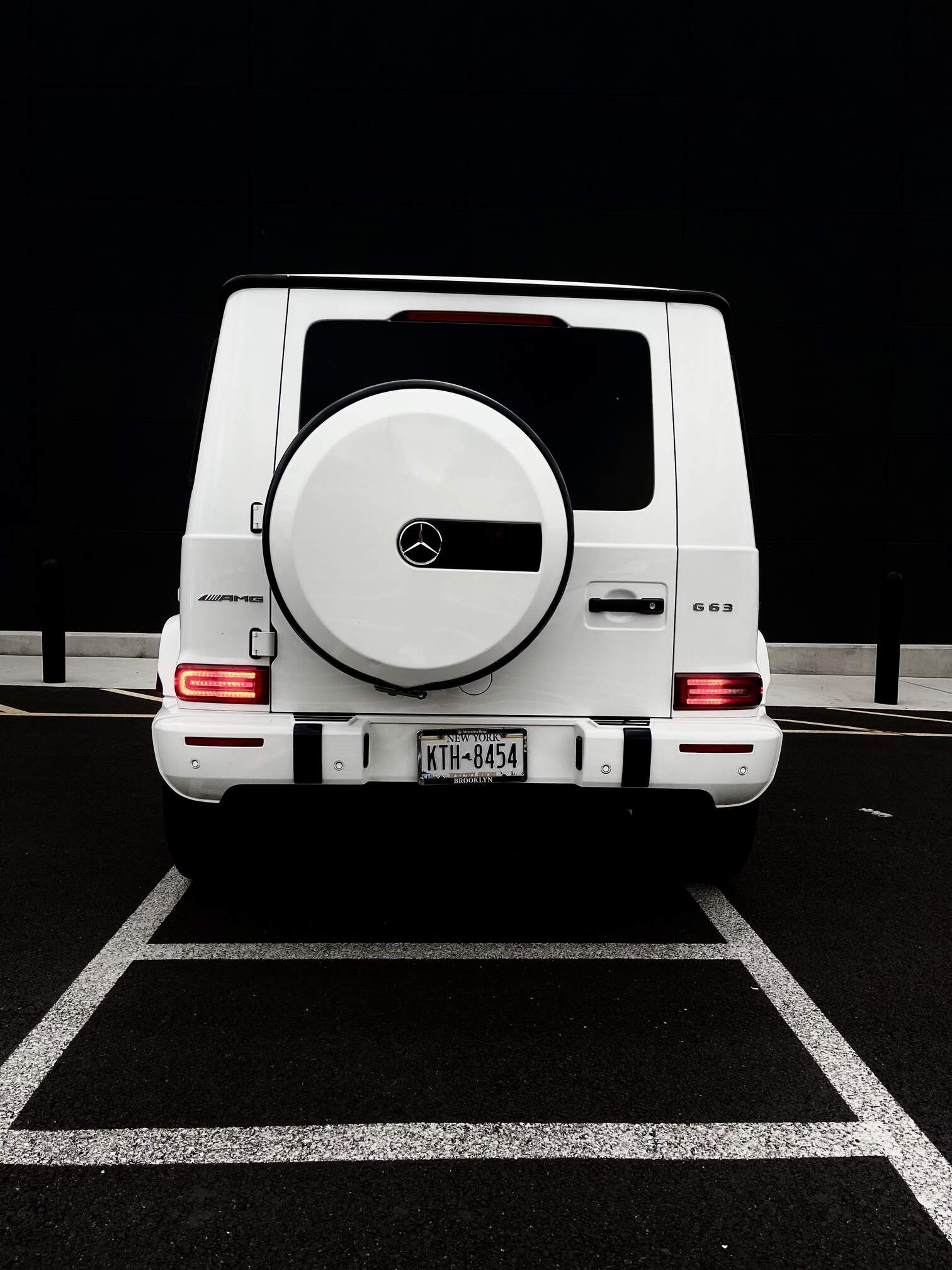 MERCEDES G63 AMG WHITE