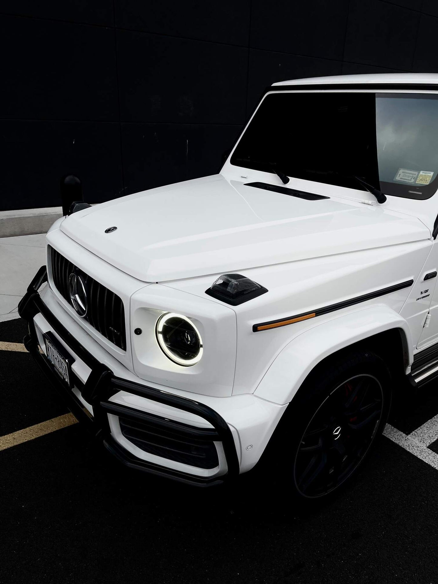 MERCEDES G63 AMG WHITE