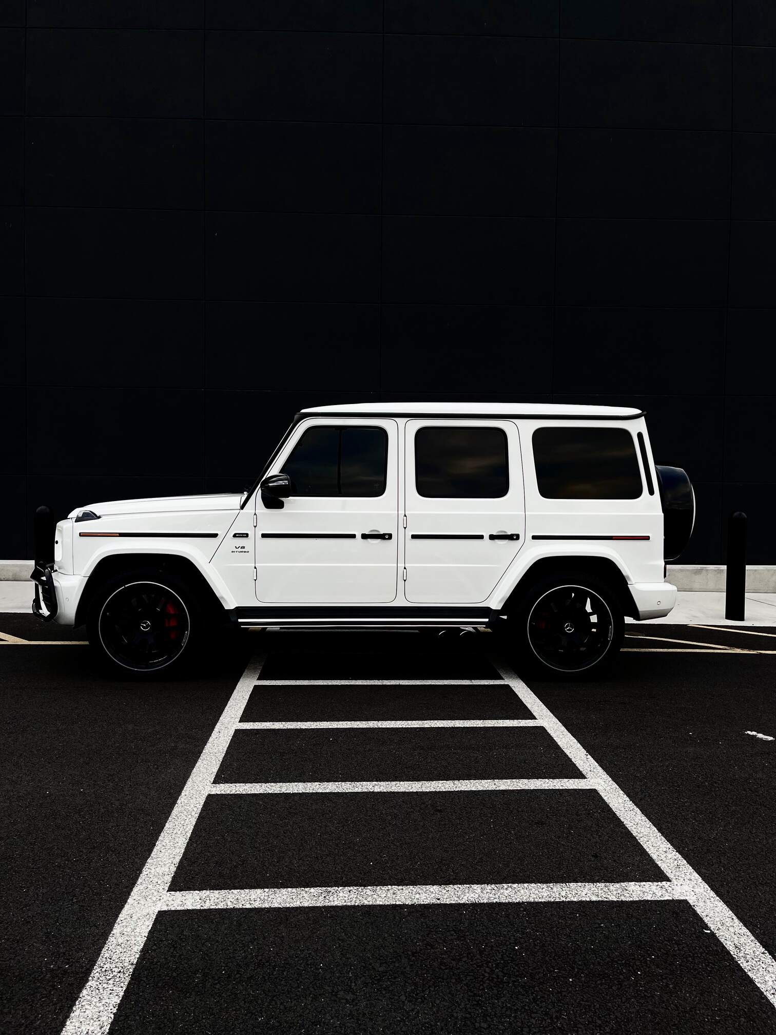 MERCEDES G63 AMG WHITE