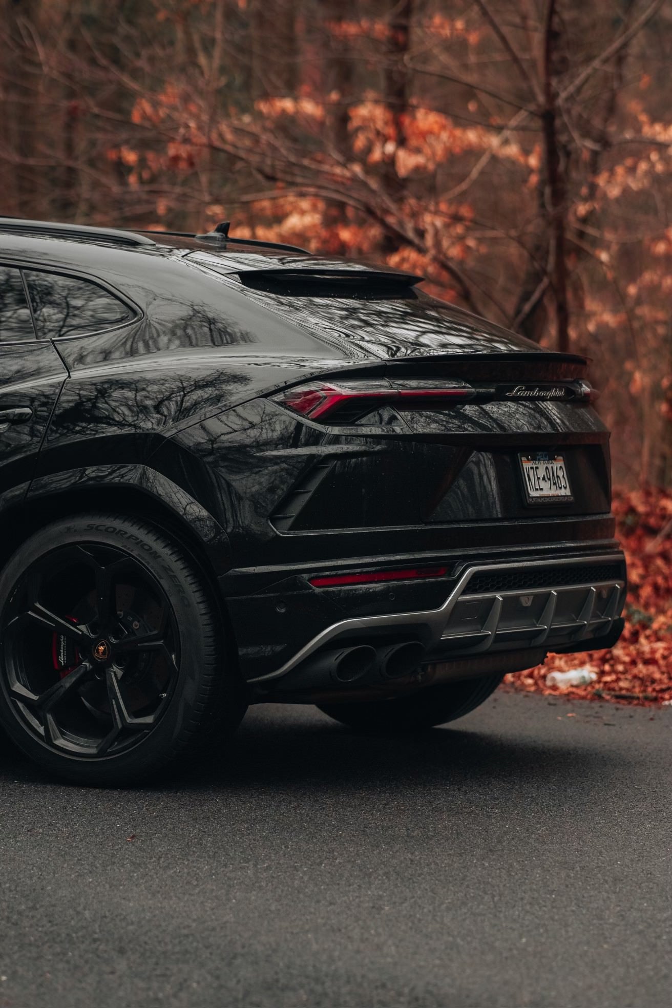 LAMBORGHINI URUS/ BLACK