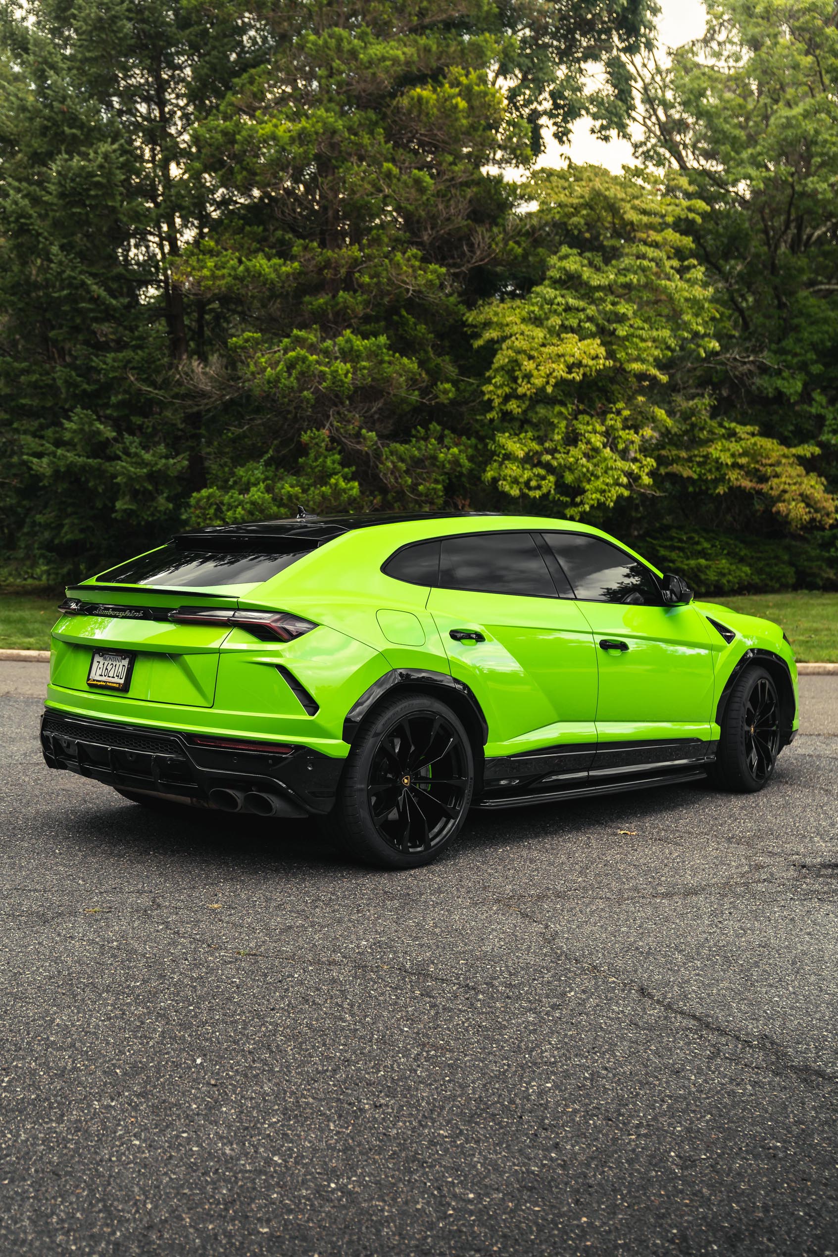 LAMBORGHINI URUS (GREEN)